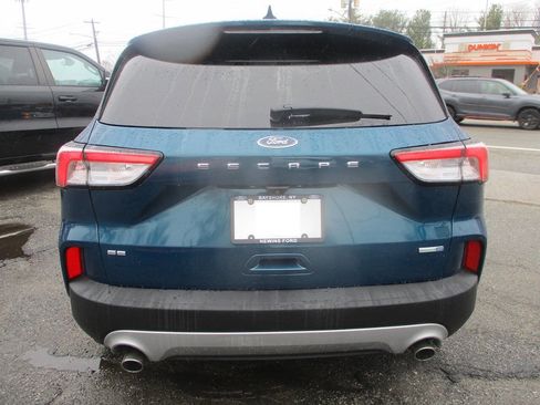 Used 2020 Ford Escape SE image 2