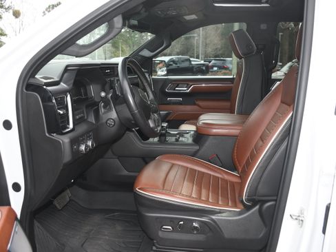 Used 2024 GMC Sierra 1500 Denali Ultimate AWD/4WD image 8