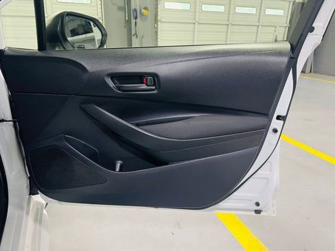 Used 2022 Toyota Corolla LE FWD image 33