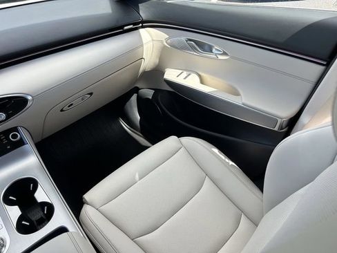 New 2026 Genesis GV70 2.5T Select image 21