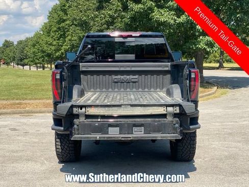 Used 2025 GMC Sierra 2500 AT4X AWD/4WD image 17