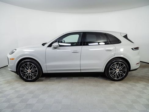 New 2026 Porsche Cayenne image 2