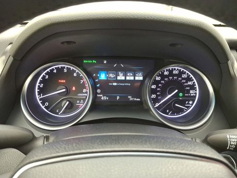 Certified 2018 Toyota Camry XLE image 13