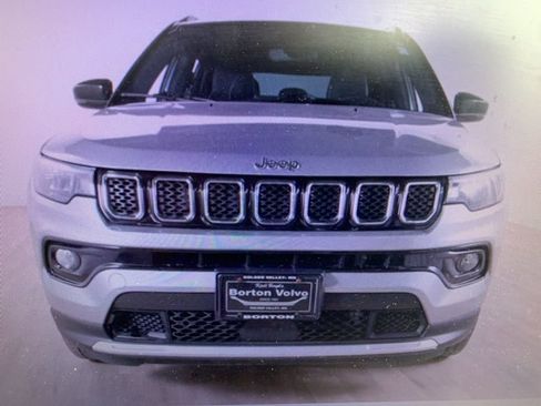 Used 2024 Jeep Compass Limited w/ Sun and Sound Group AWD/4WD image 13