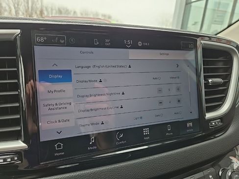 Used 2024 Chrysler Pacifica Touring-L image 53