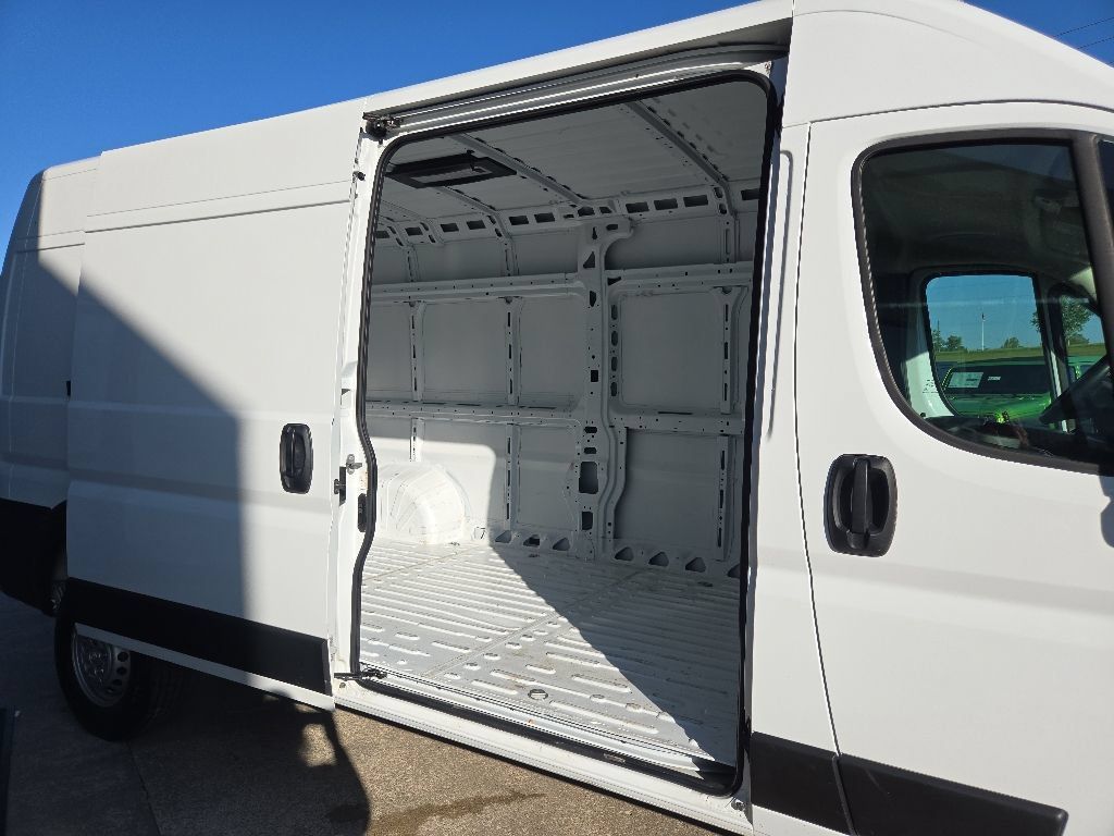 Used 2025 RAM ProMaster 2500 w/ Convenience Group FWD image 74