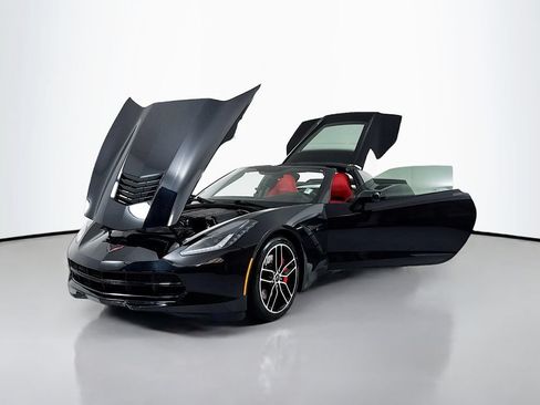 Used 2019 Chevrolet Corvette Stingray Coupe w/ Carbon Flash Badge Package RWD image 22