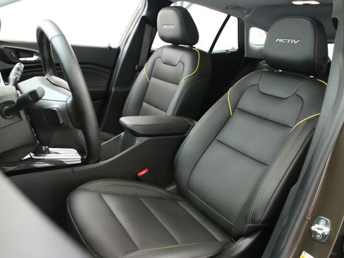 Used 2024 Chevrolet Trax ACTIV w/ Sunroof Package FWD image 26