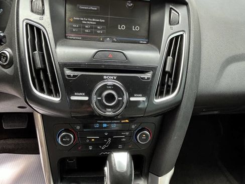 Used 2015 Ford Focus Titanium image 12