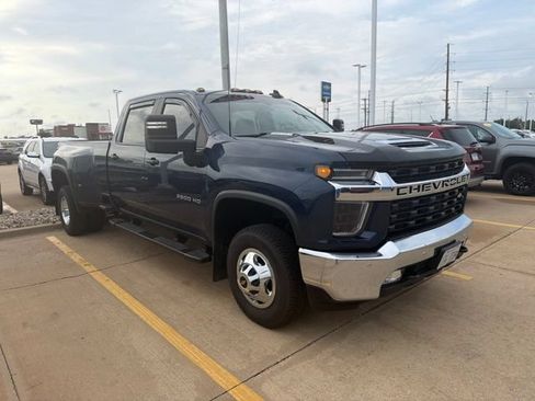 Used 2022 Chevrolet Silverado 3500 LT w/ All Star Edition AWD/4WD image 2