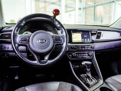 Used 2018 Kia Niro EX w/ EX Touring Graphite Edition FWD image 16