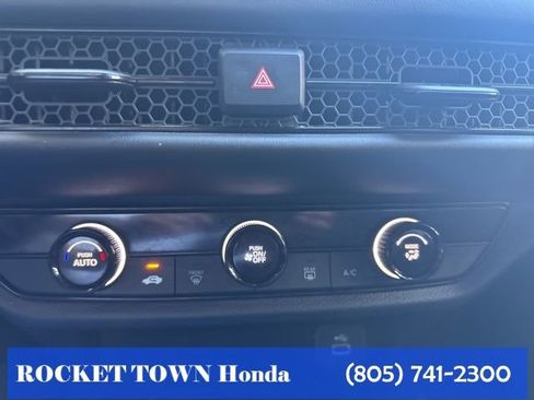 Used 2025 Honda HR-V LX image 17