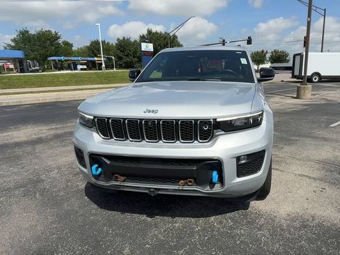 Used 2022 Jeep Grand Cherokee Overland w/ Advanced Protech Group III AWD/4WD image 3