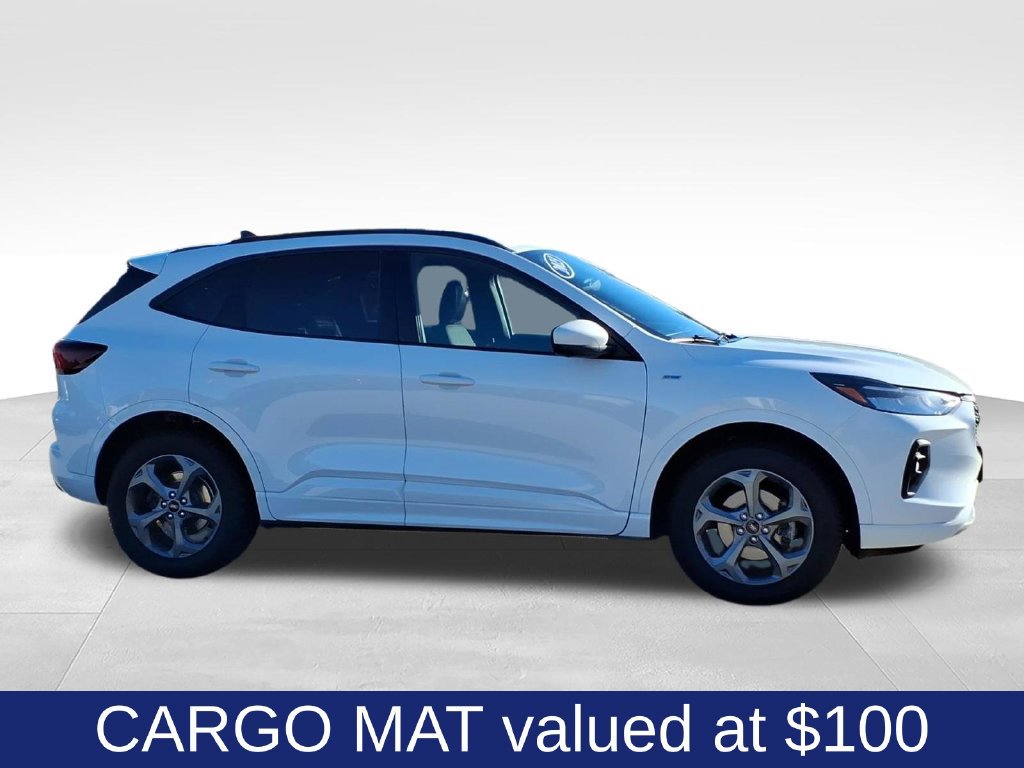Used 2023 Ford Escape ST-Line Select w/ Tech Pack #2 AWD/4WD image 4