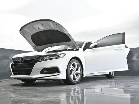 Used 2019 Honda Accord EX image 43