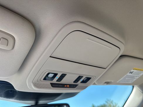 Used 2022 Ford Explorer Limited w/ Equipment Group 301A image 31