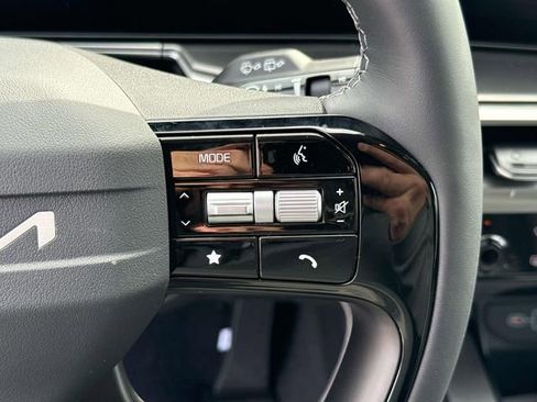 New 2026 Kia Sorento LX FWD image 25
