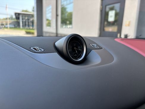 Used 2023 Maserati Levante Trofeo image 39