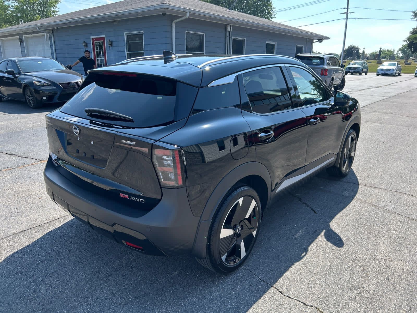 Used 2025 Nissan Kicks SR AWD/4WD image 3