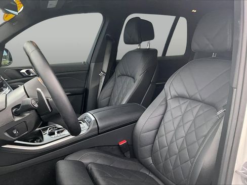 Certified 2025 BMW X5 sDrive40i w/ M Sport Package RWD image 7