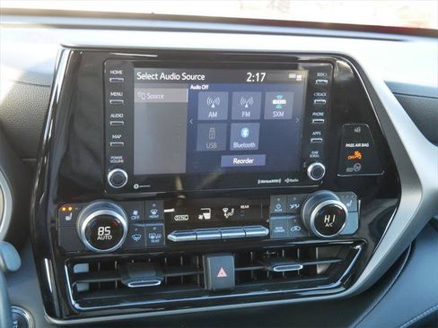 Certified 2022 Toyota Highlander XLE image 20