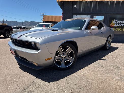Used 2014 Dodge Challenger R/T Plus RWD image 2