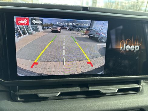 Used 2024 Jeep Wrangler Unlimited Rubicon w/ Technology Group image 24