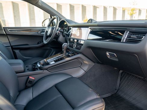 New 2026 Porsche Macan AWD/4WD image 26