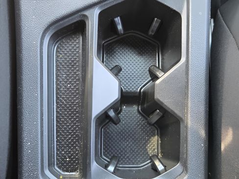 Used 2022 Volkswagen Tiguan SE R-Line image 17