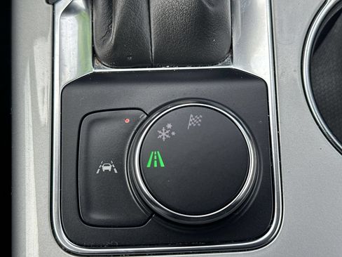 Used 2025 Chevrolet Blazer LT FWD image 29