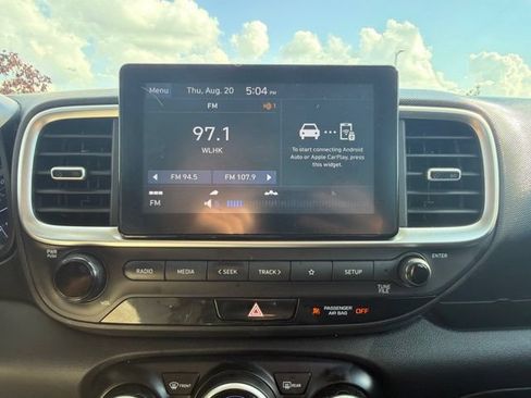 Used 2021 Hyundai Venue SEL FWD image 20