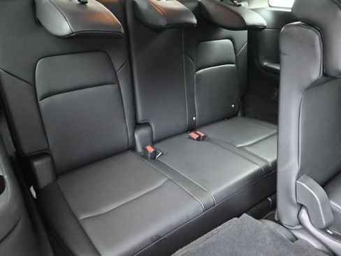 Used 2025 Nissan Pathfinder SL AWD/4WD image 11