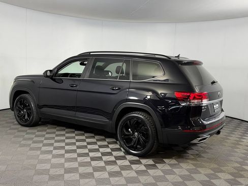 Used 2023 Volkswagen Atlas SE w/ Panoramic Sunroof Package AWD/4WD image 9