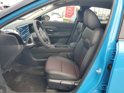 New 2025 Nissan Kicks SR image 15