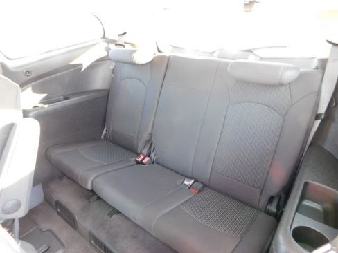 Used 2009 Chevrolet Traverse LT image 14