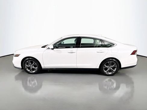 Used 2023 Honda Accord EX image 4