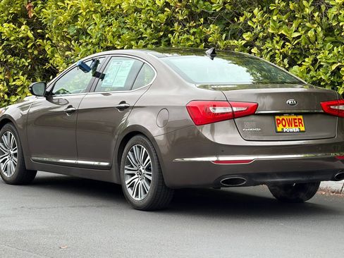 Used 2015 Kia Cadenza Premium w/ Luxury Package FWD image 6