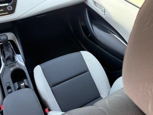 Used 2024 Toyota Corolla LE FWD image 28