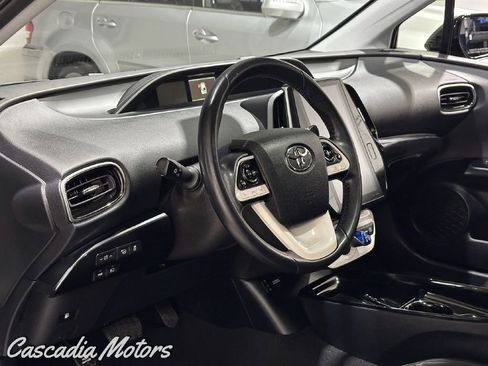 Used 2018 Toyota Prius Four w/ Advanced Technology Package FWD image 14