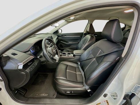 Used 2024 Nissan Altima 2.5 SR AWD/4WD image 13