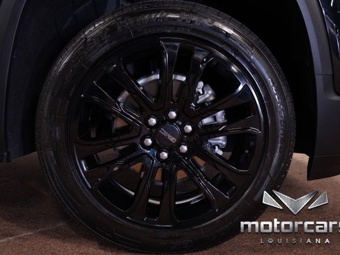 Used 2022 GMC Acadia SLE w/ Driver Convenience Package image 22