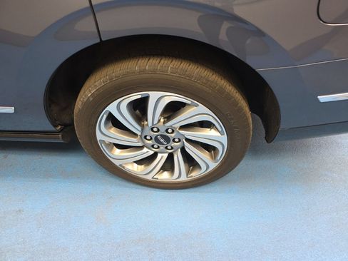 Used 2023 Lincoln Navigator Reserve AWD/4WD image 12