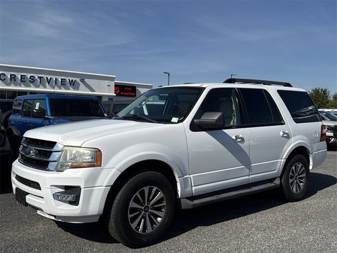 Used 2016 Ford Expedition XLT w/ Equipment Group 201A image 9