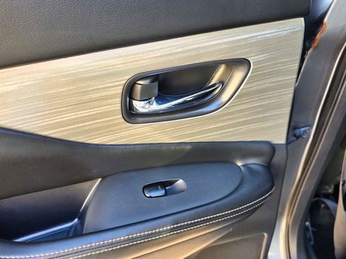 Used 2016 Nissan Murano S image 23