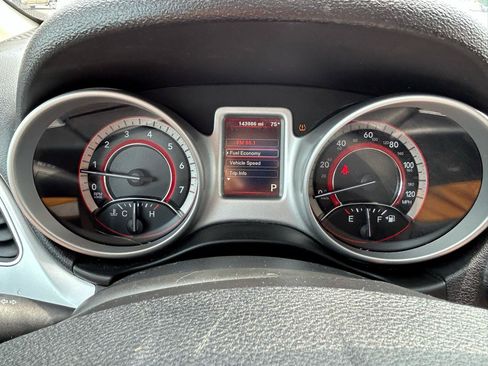 Used 2018 Dodge Journey SE w/ Connectivity Group FWD image 22