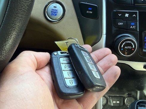 Used 2015 Hyundai Sonata Hybrid FWD image 20
