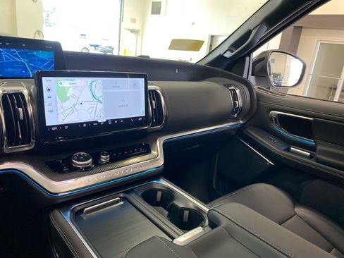 New 2026 Ford Expedition Platinum image 47