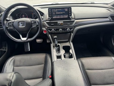 Used 2018 Honda Accord Sport image 11
