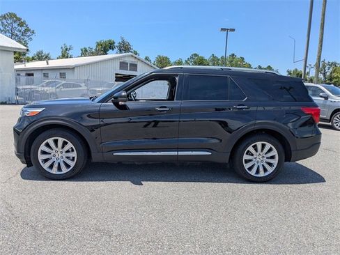 Used 2022 Ford Explorer Limited w/ Equipment Group 301A image 7