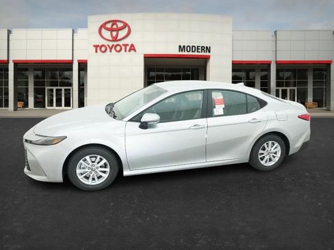 New 2026 Toyota Camry LE image 7